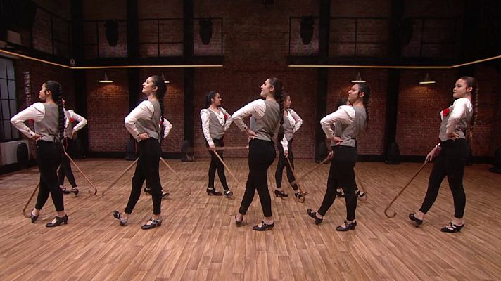 The Dancer - Actuación completa de Las niñas de Lola