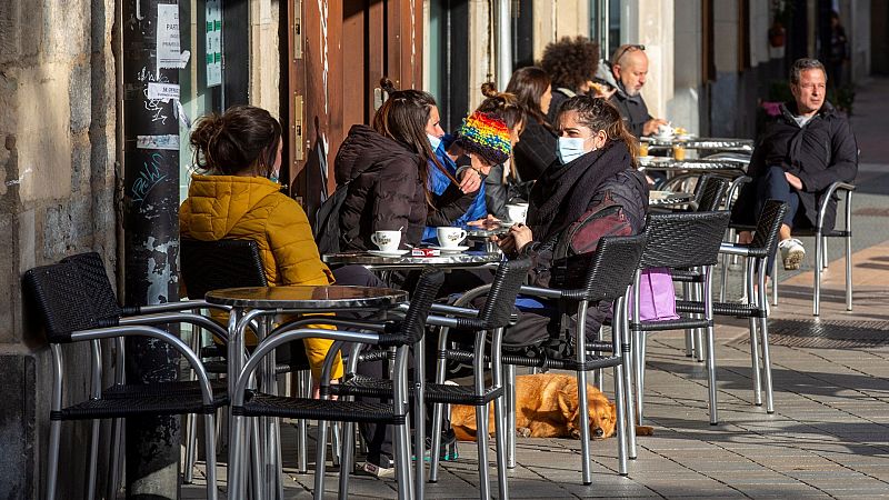 La incidencia acumulada crece un 30% y la pandemia avanza en casi toda España tras Semana Santa