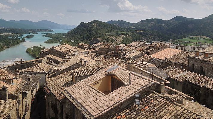 Telediario 1 - Aínsa: el pueblo pirenaico que pone freno a los pisos turísticos