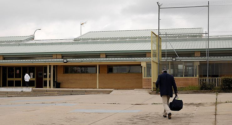 Telediario 1 - Bárcenas vuelve a prisión, después de seis días de permiso