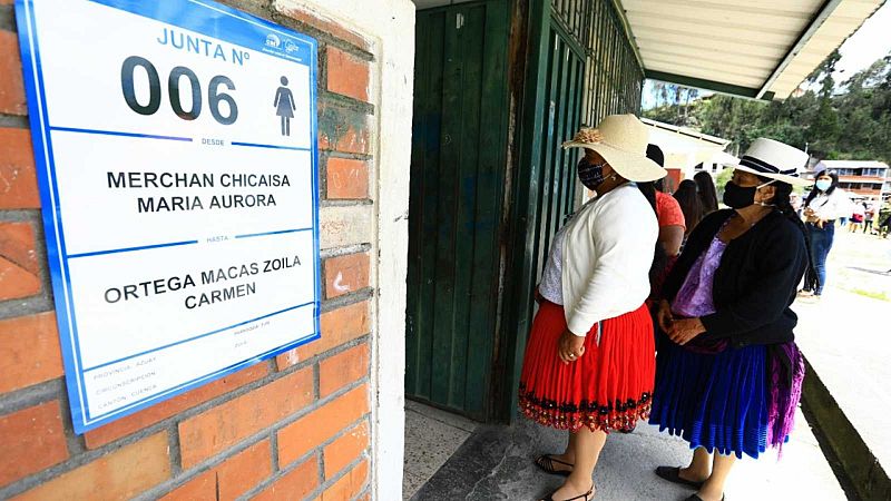 Ecuador celebra su segunda vuelta electoral para elegir al sucesor de Lenín Moreno