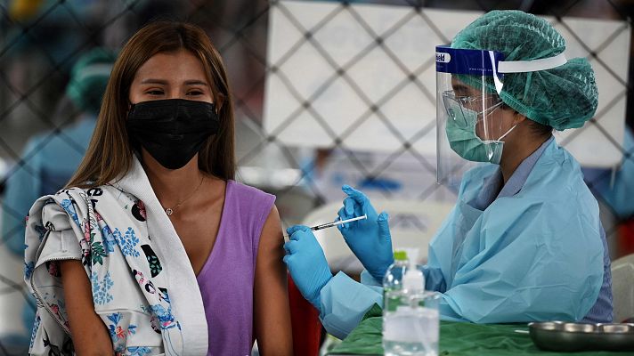 Telediario 1 - China reconoce que la baja efectividad de sus vacunas