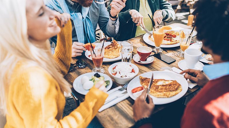 El 'drunch' gana adeptos para adaptarse a las restricciones por la pandemia