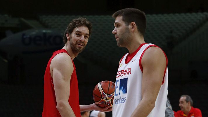 Telediario 1 - 'El Clásico' de baloncesto vuelve a enfrentar a dos leyendas: Pau Gasol y Felipe Reyes