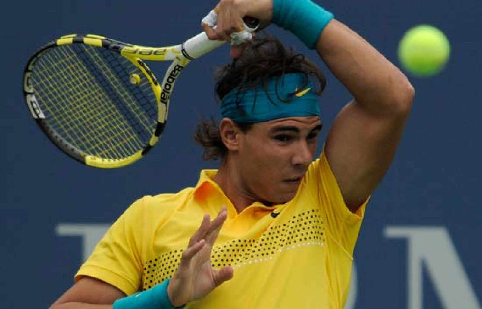 Raf Nadal derrota al chileno Fernando González por 7-6, 7-6 y 6-0 en los cuartos de final del US Open.  