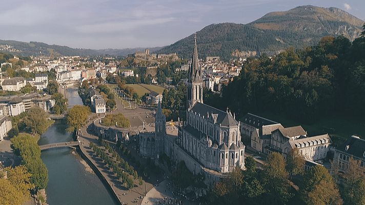 Lourdes, el santuario colosal