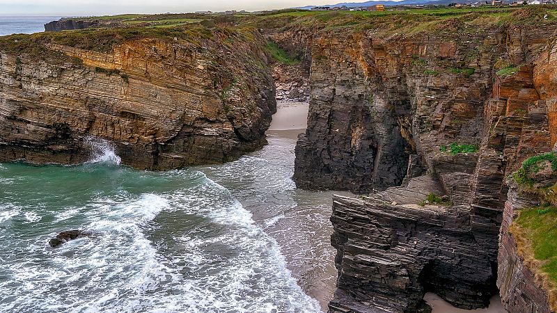 Vientos con intervalos de fuerte en el litoral gallego, Ampurdán y desembocadura del Ebro - Ver ahora