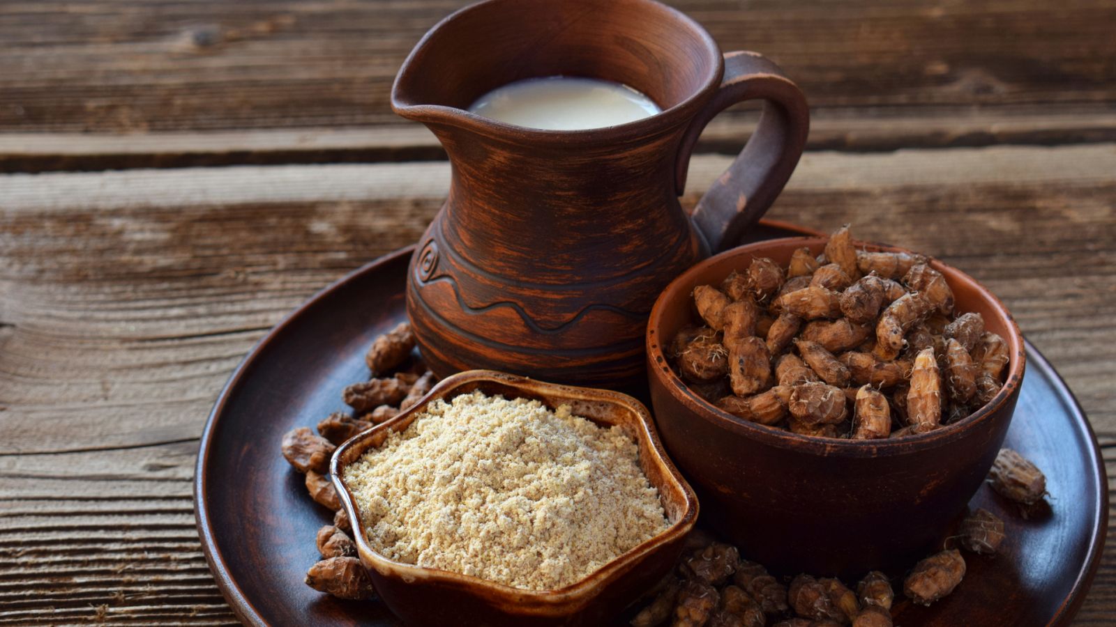 ¿Cómo se elabora la horchata? Nos enseñan en Alboraya