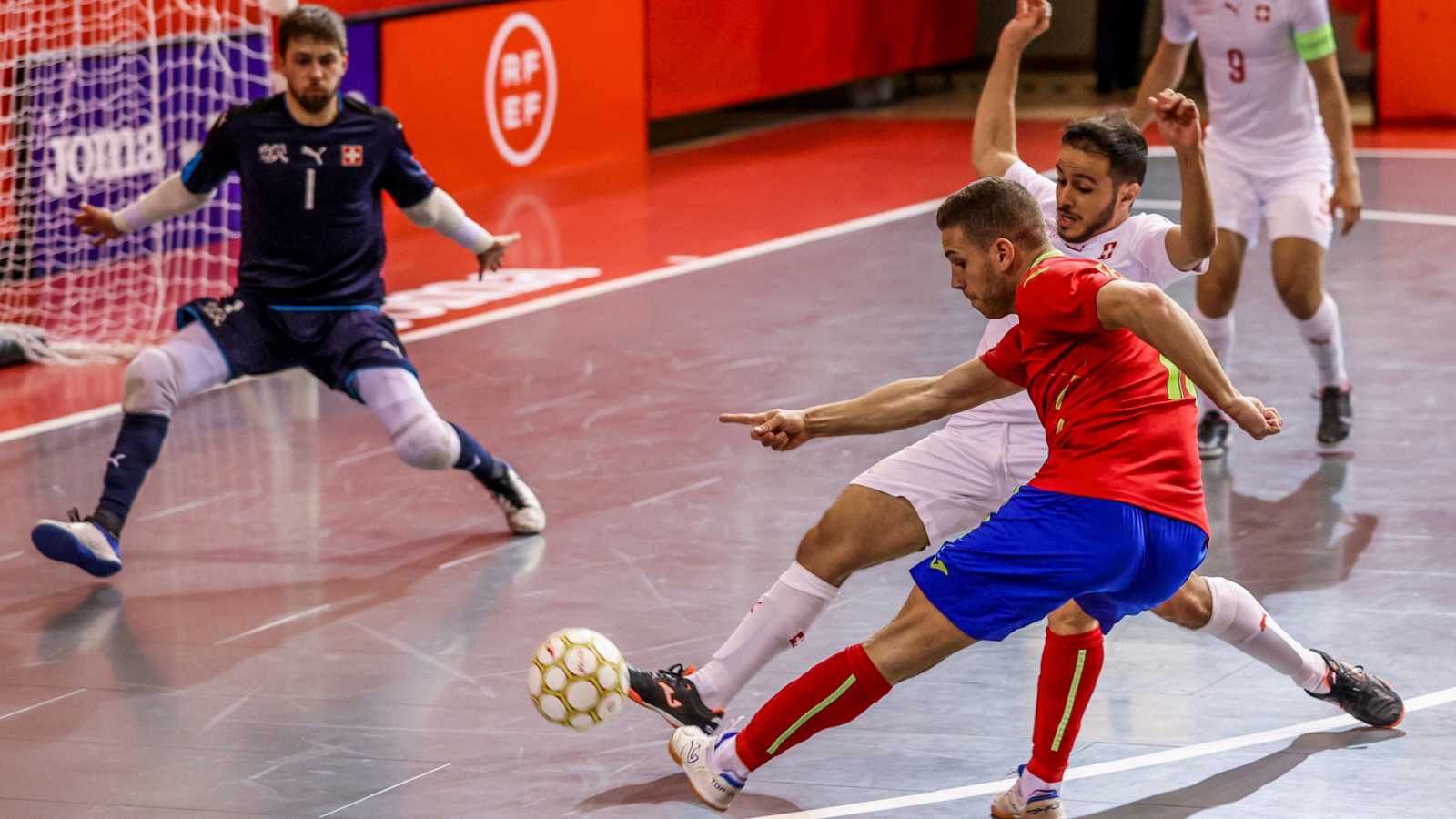 España golea a Suiza y continúa invicta en su camino hacia la Eurocopa de Fútbol Sala