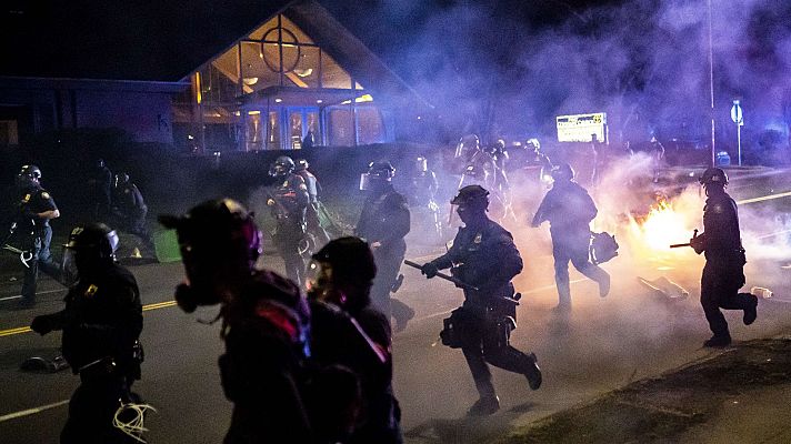 Telediario 1 - Segunda noche de disturbios en Mineápolis tras la muerte de Daunte Wright en una detención policial
