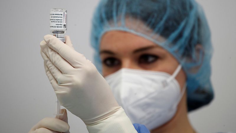 ¿Por qué se producen los casos raros de trombosis con Janssen y AstraZeneca? - Telediario 1 | Ver