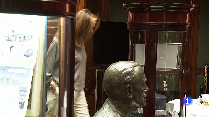 Telediario 1 - María Dueñas presenta su nueva novela, 'Sira'