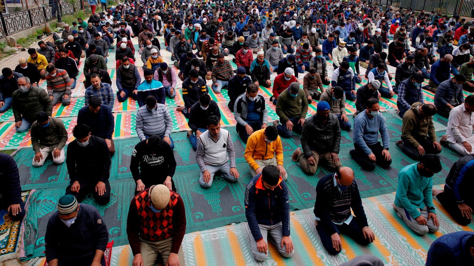 Segundo Ramadán en pandemia: toques de queda y se limitan las reuniones familiares