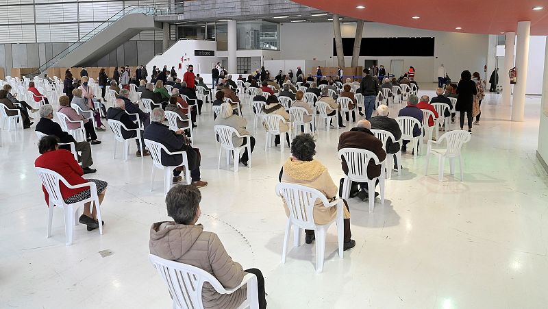 Coronavirus - La campaña de vacunación se acelera en España - Telediario 1 | Ver