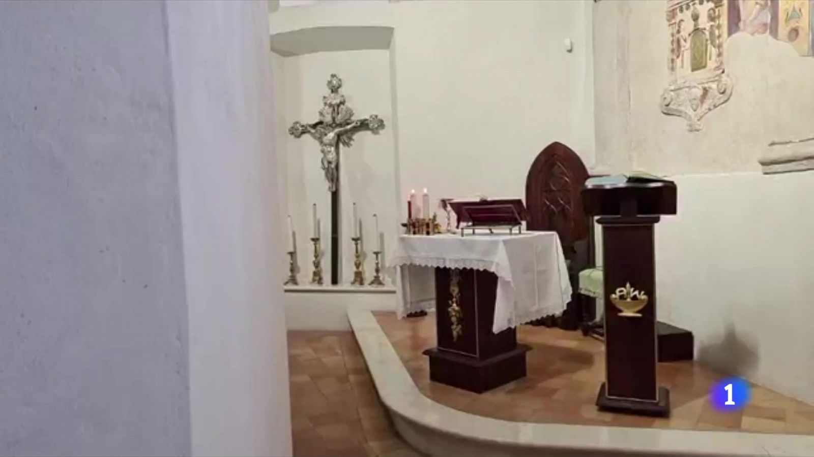 Telediario 1: Un sacerdote italiano anuncia en misa que cuelga los hábitos | RTVE Play