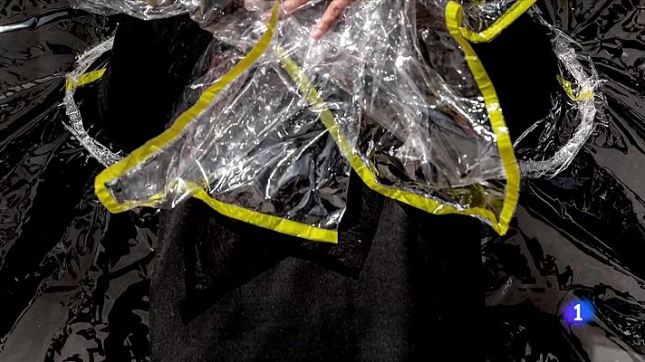 Telediario 1 - 'El primer abrazo de la pandemia' del danés Mads Nissen gana el premio a la foto del año en el World Press Photo