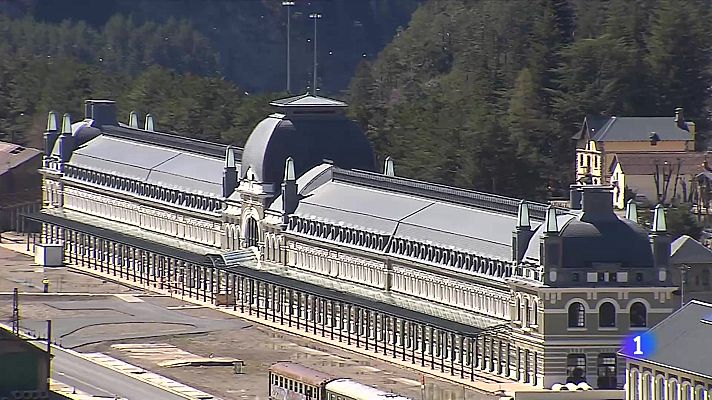 Telediario 1 - Se inaugura la nueva estación de tren de Canfranc