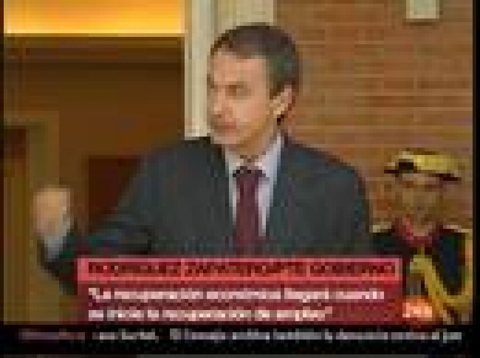 El presidente del Gobierno, José Luis Rodríguez Zapatero, ha criticado al PP por ostentar el "triste liderazgo" de ser el partido que más mociones de censura ha "promovido, amparado y permitido" con transfugas en ayuntamientos españoles. 