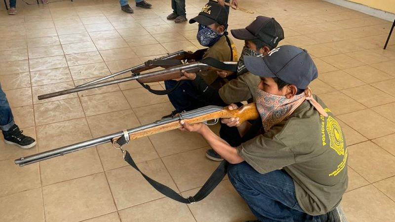 Un pueblo mexicano ha armado a menores de edad para protegerse del narcotráfico