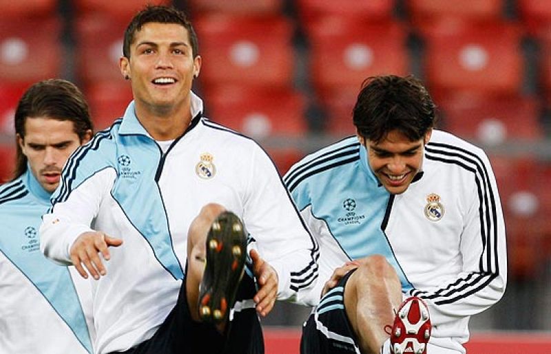 Cerca de cinco mil aficionados españoles arroparán al Real Madrid en su estreno en Liga de Campeones, este martes, en Zúrich. 