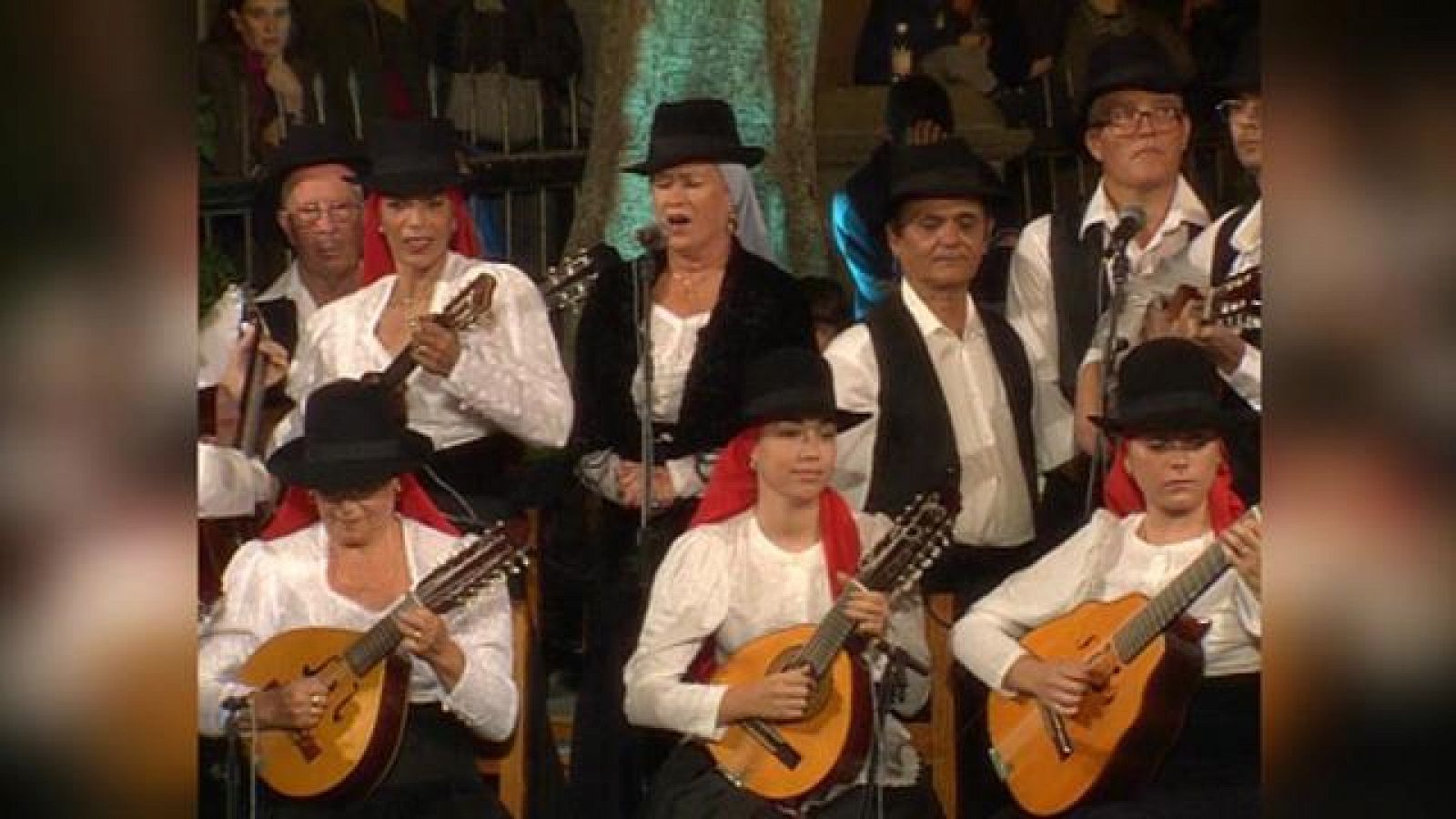 Tenderete - 18/04/2021 con A.F. Los Cebolleros, A.F. Echentive, Non Trubada y Parranda del Millo con solistas (2002)