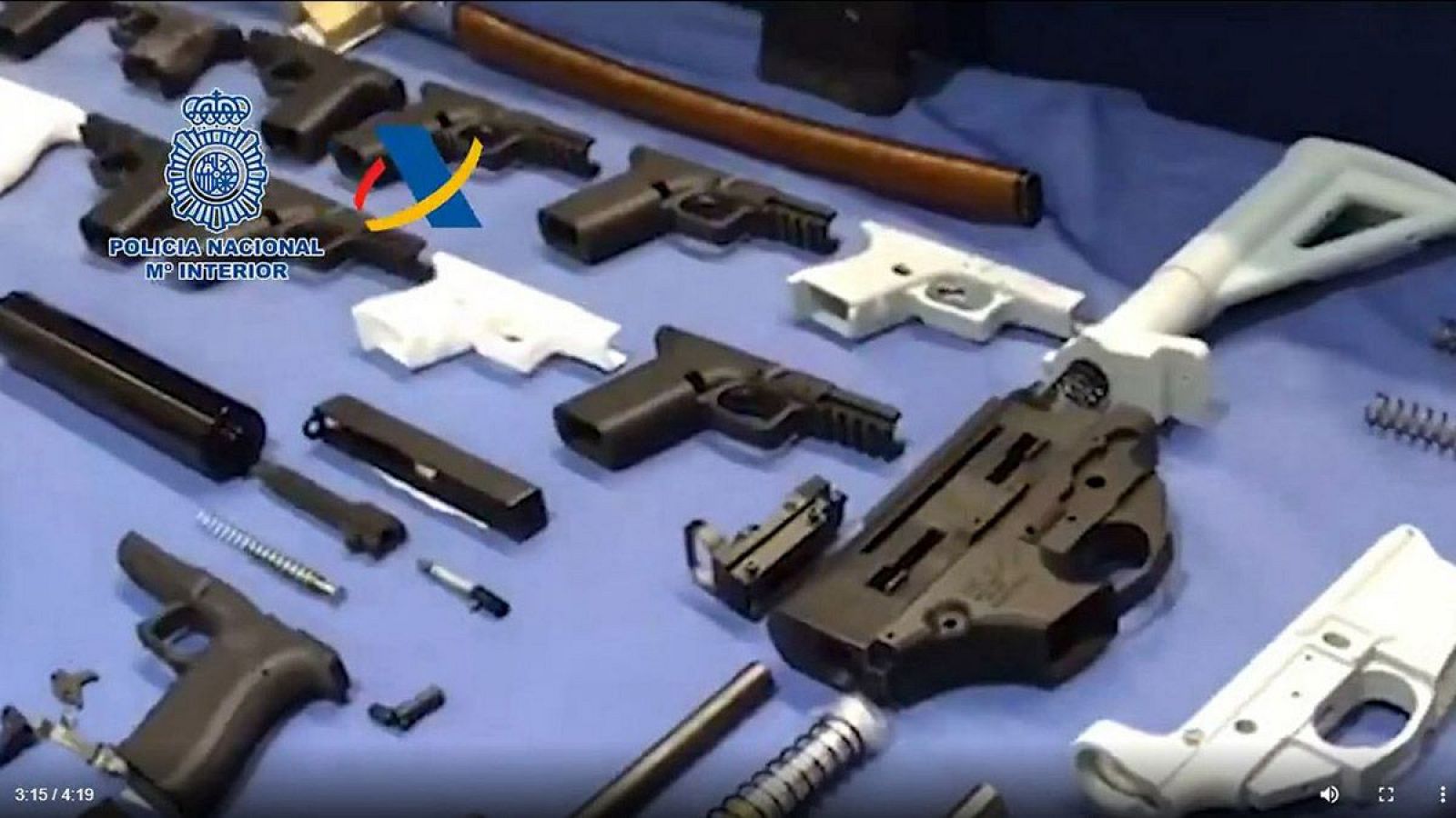 Telediario 1: Desmantelado en Tenerife el primer taller ilegal de fabricación de armas en 3D de España | RTVE Play