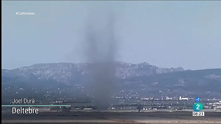Cafè d'idees - S'observa un remolí de vent o dimoniet a Deltebre