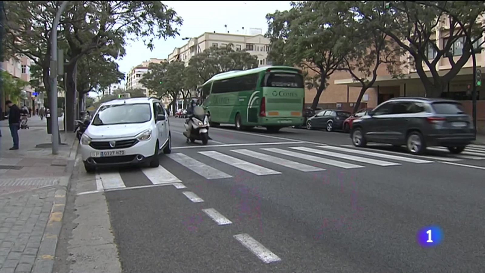 Noticias Andalucía: La vacunación: Un alivio económico para el sector del taxi en Cádiz | RTVE Play