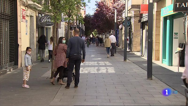 Apertura de nuevas tiendas en la calle Menacho de Badajoz - 19/04/2021