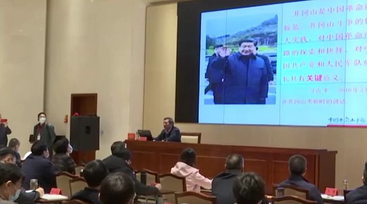 Telediario 1 - Las escuelas donde se forman los dirigentes comunistas chinos, un siglo después de la revolución