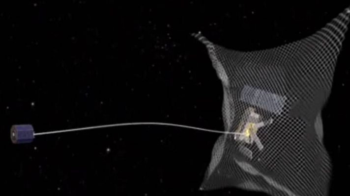 Telediario 1 - Basura espacial: un desafío para la ciencia