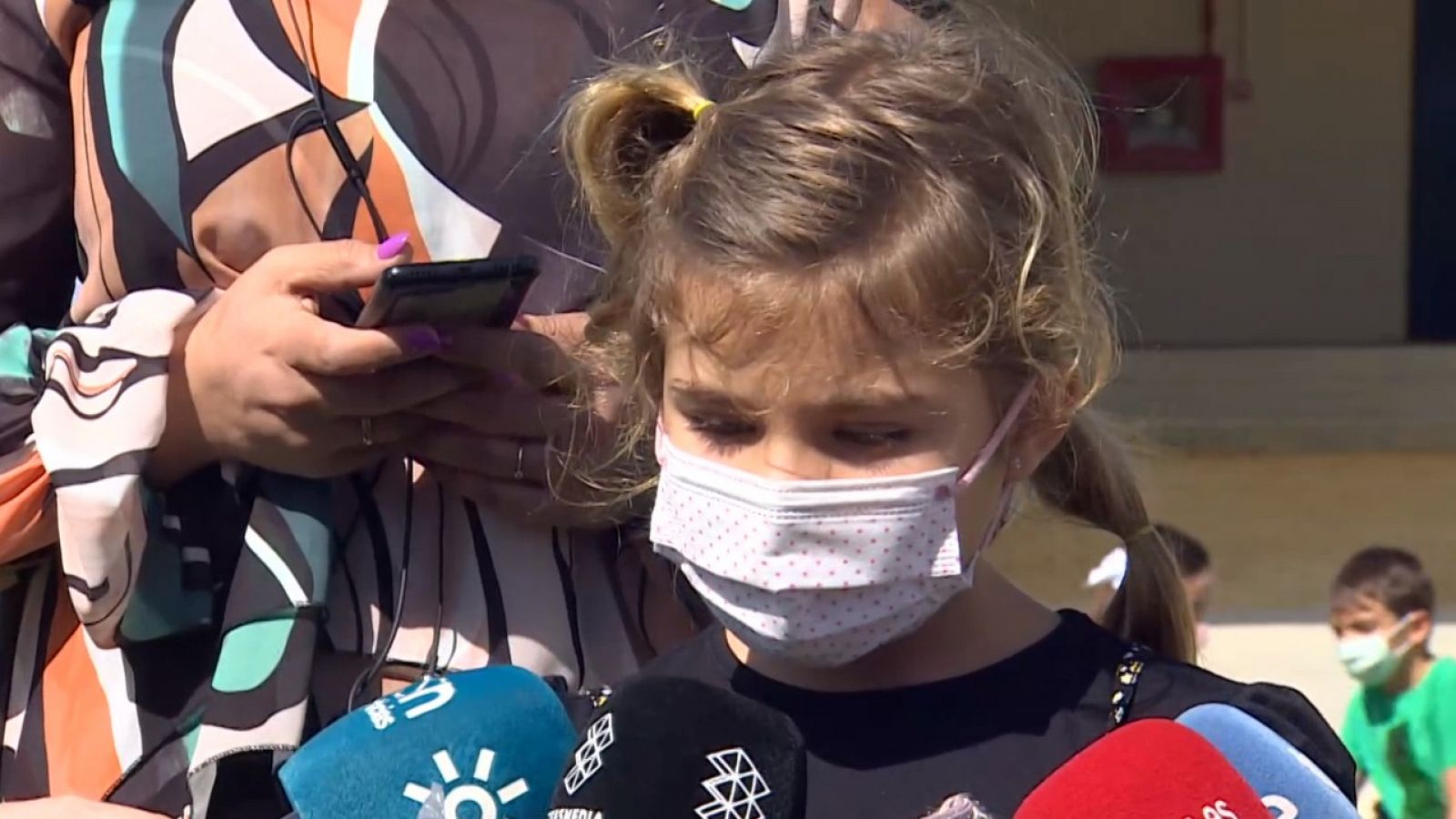 Una niña de 7 años salva la vida a su madre llamando a emergencias