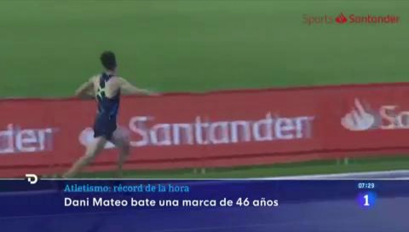 Dani Mateo bate el récord de la hora del atletismo español