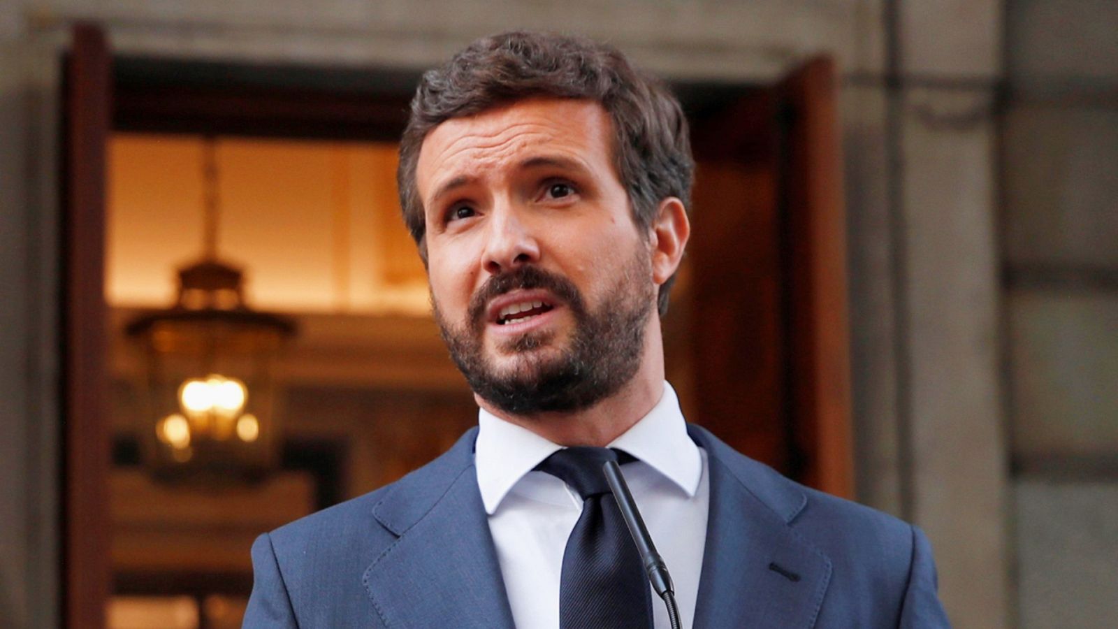 Casado pide a Sánchez cumplir con la UE y reforzar la independencia judicial