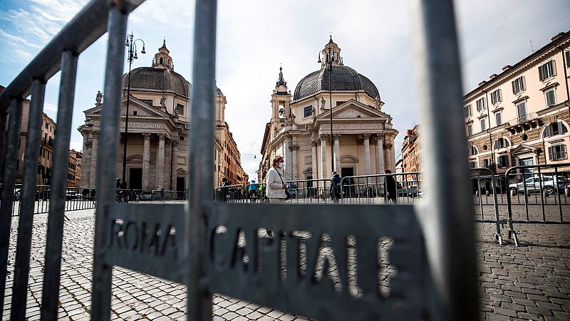 Llaman la atención a curas en Roma por saltarse el toque de queda