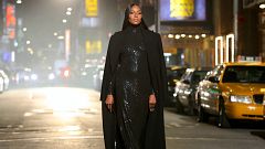 Michael Kors celebra sus 40 años en la moda haciendo desfilar a Naomi Campbell por Nueva York