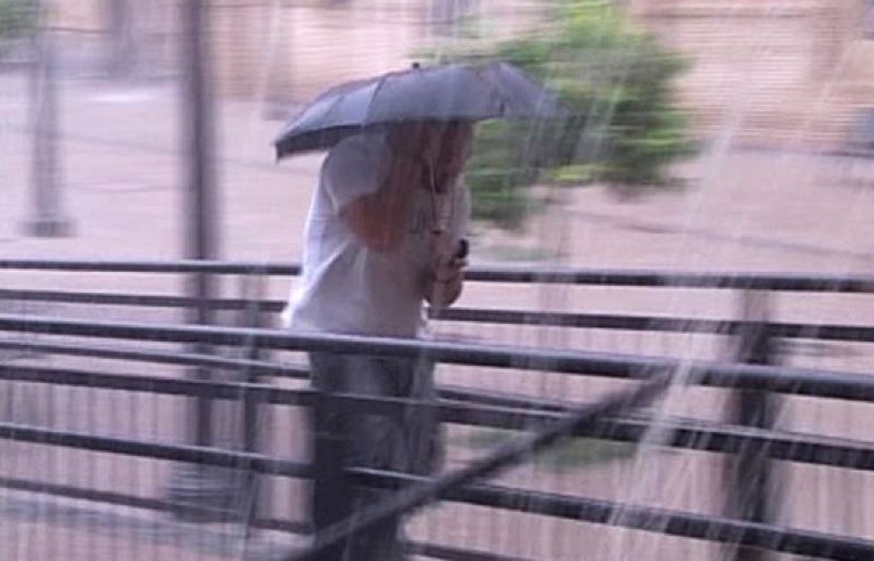 Una joven desaparece al ser arrastrada por las lluvias en Murcia