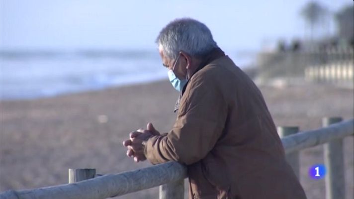 L'Informatiu - L'ECDC proposa flexibiltzar l'ús de mascaretes