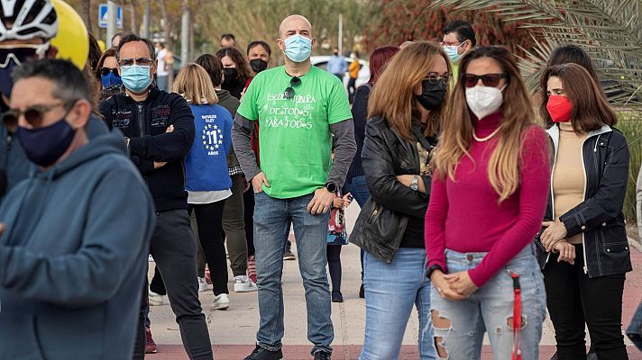 Telediario 1 - Los interinos reclaman que se ponga fin a la temporalidad abusiva