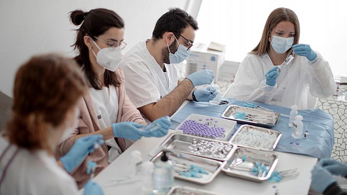 Telediario 1 - Las comunidades autónomas comienzan ya a vacunar con Janssen