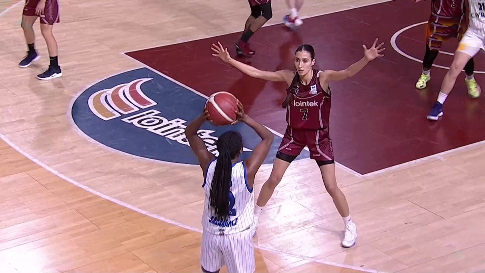 Baloncesto - Liga femenina Endesa. Play off Semifinales Ida: Lointek Gernika - Perfumerías Avenida