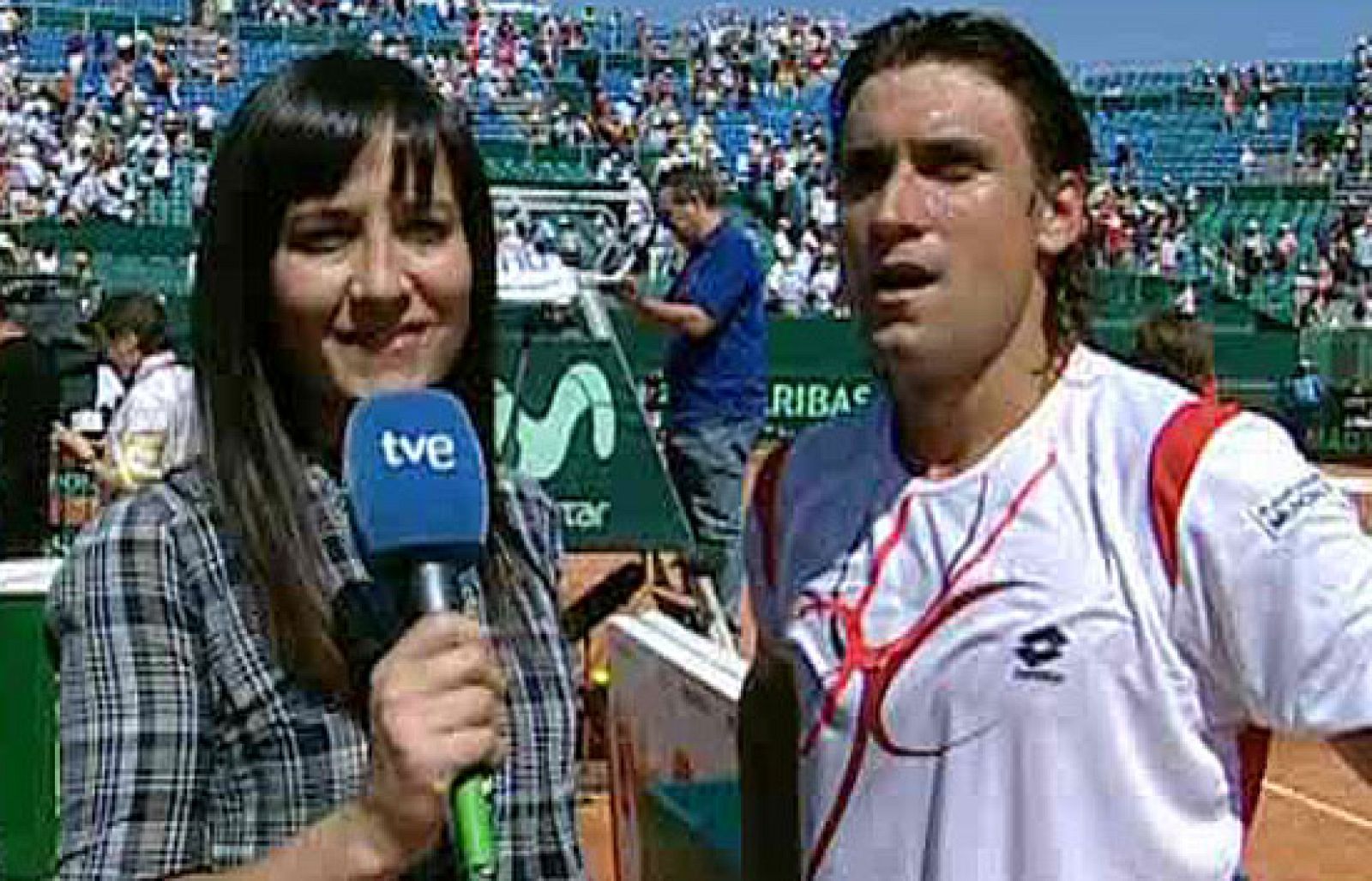  David Ferrer se ha mostrado feliz por conseguir el primer punto para España en las semifinales de la Copa Davis, tras vencer al israelí Levy. El tenista español ha reconocido que el triunfo fue "relativamente fácil", aunque pasó por "momentos de ten