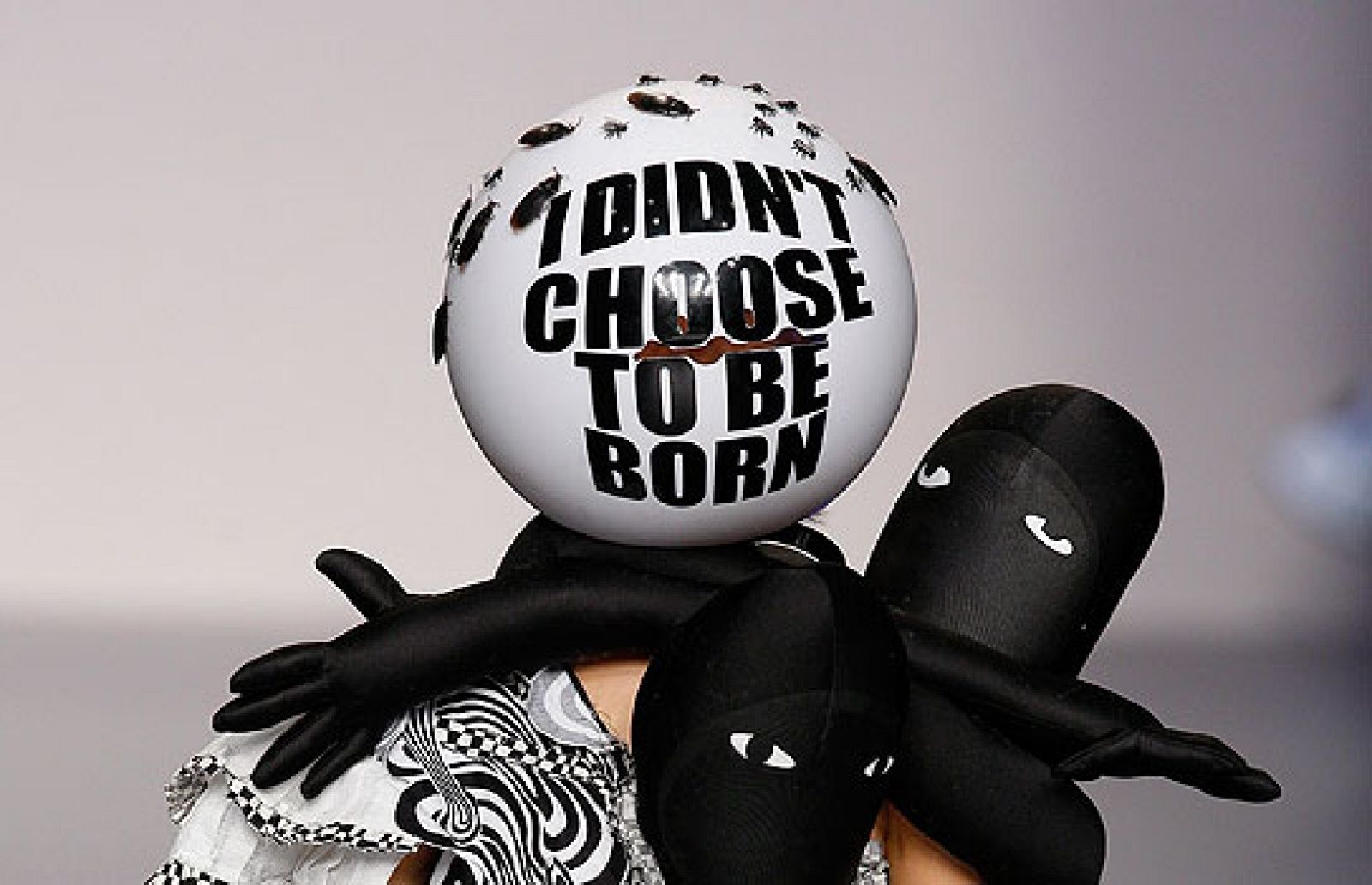 Amai Rodríguez viste de fiesta la pasarela de Cibeles 09