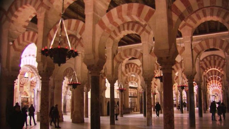 La Mezquita de C�rdoba: lecturas epigr�ficas en el contexto urbano*