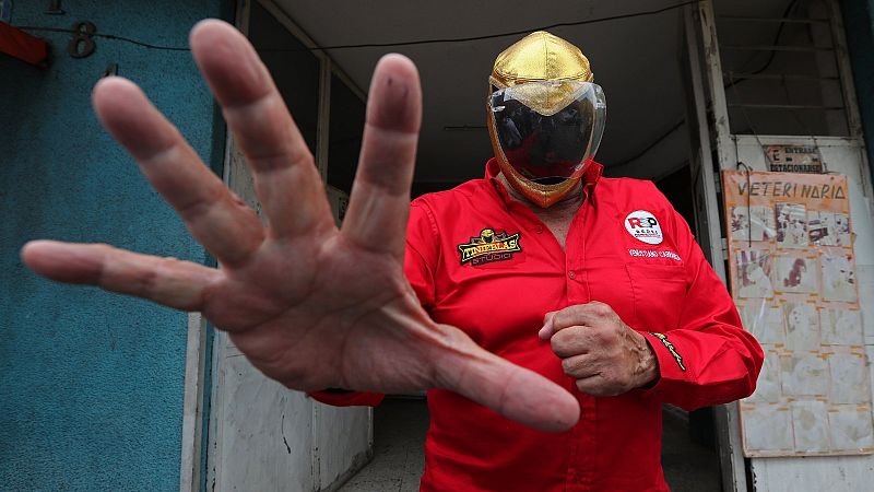 México elige a más de 20.000 cargos públicos con extravagantes candidaturas como la del 'Tinieblas'