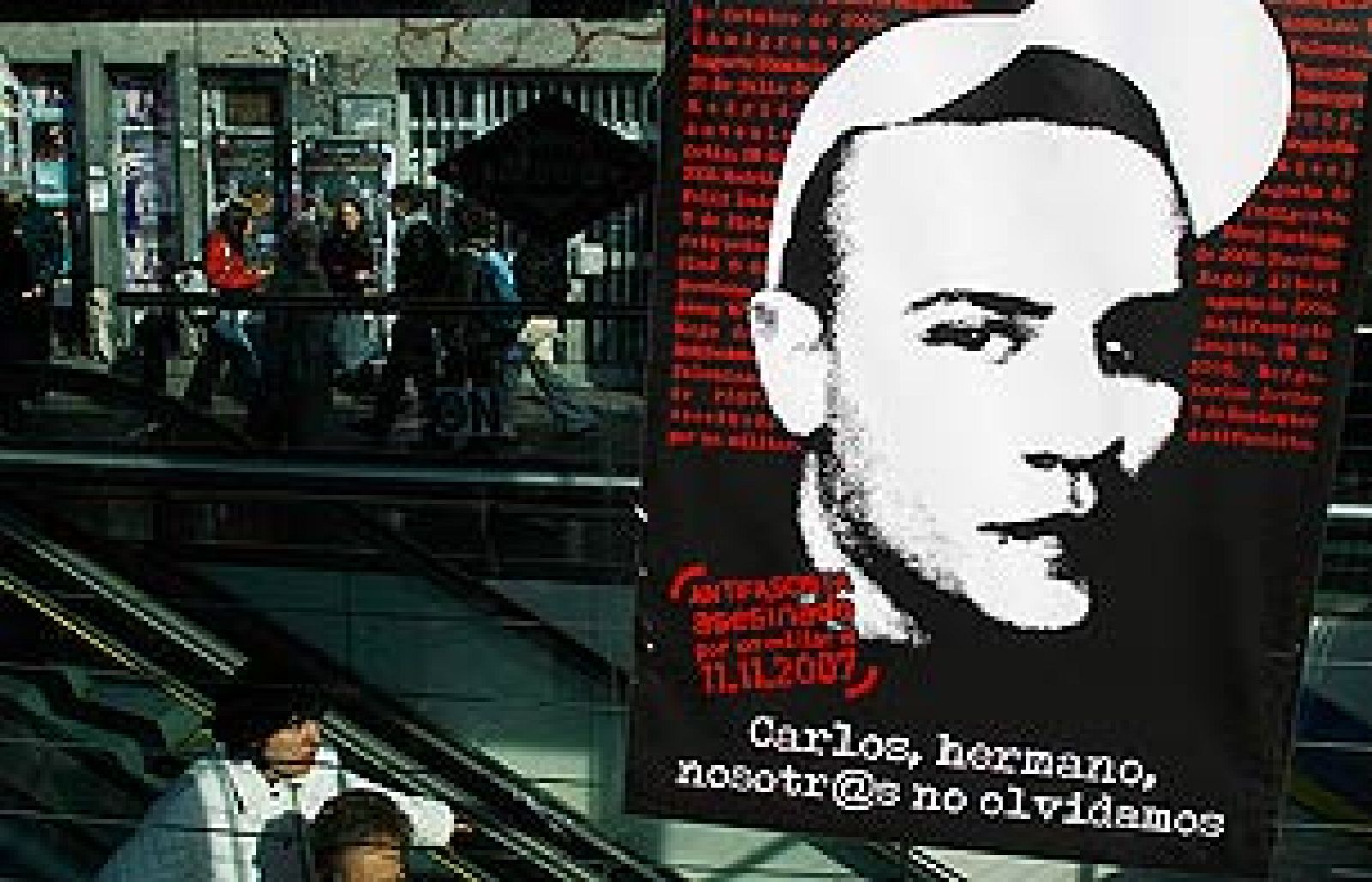 La Audiencia de Madrid juzga el asesinato de Carlos Palomino, el joven antifascista que murió apuñalado en el metro de Madrid. El presunto asesino, vinculado a grupos de ideología fascista, ha declarado que mató a Palomino por instinto de defensa. Informe Semanal habla con una amiga de Palomino, testigo protegida en el juicio, y con el fiscal jefe de la Audiencia Nacional, Javier Zaragoza.  