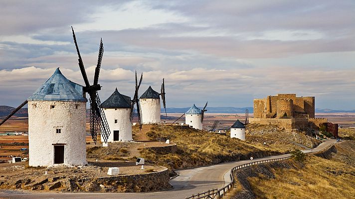 Intervalos de viento fuerte en el Estrecho y litoral de Andalucía oriental