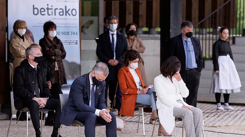 El Gobierno vasco rinde homenaje a los fallecidos por la pandemia y sus familias
