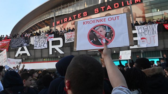 Telediario 1 - Protestas de la afición del Arsenal ante su estadio por la Superliga