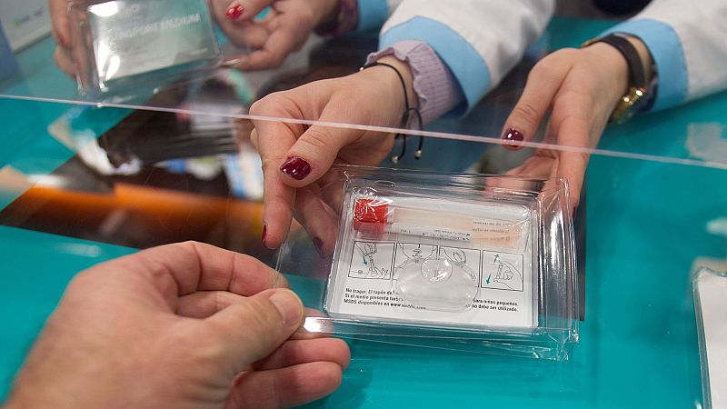 Las PCR de saliva se abren camino en las farmacias de Galicia